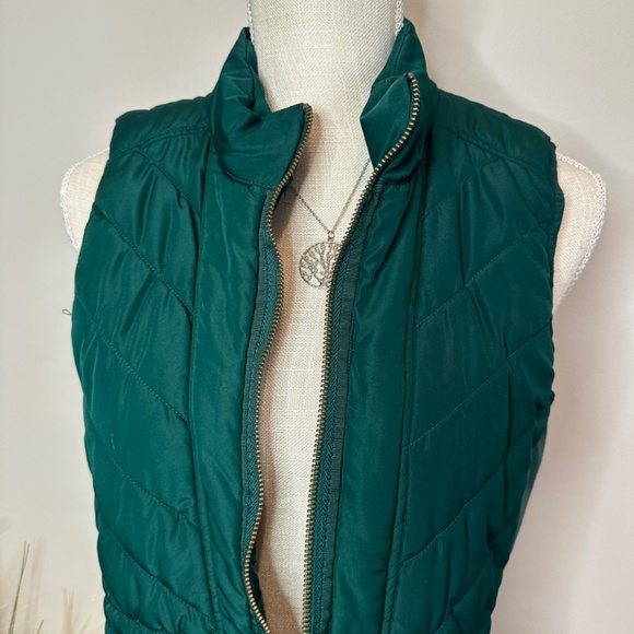 Emerald Green Zip Vest - Picture 2 of 5